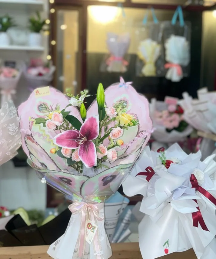 Bouquet Bunga Lily "Heart of Elegance"